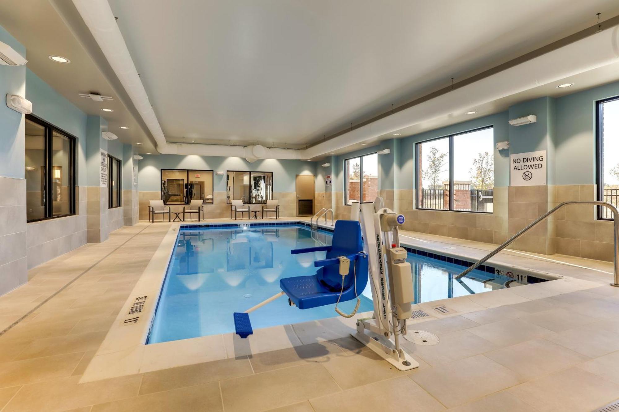 Holiday Inn Express Holly Springs - Raleigh Area By Ihg Eksteriør bilde