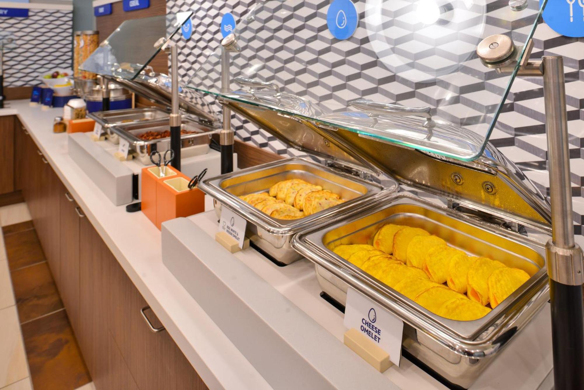 Holiday Inn Express Holly Springs - Raleigh Area By Ihg Eksteriør bilde
