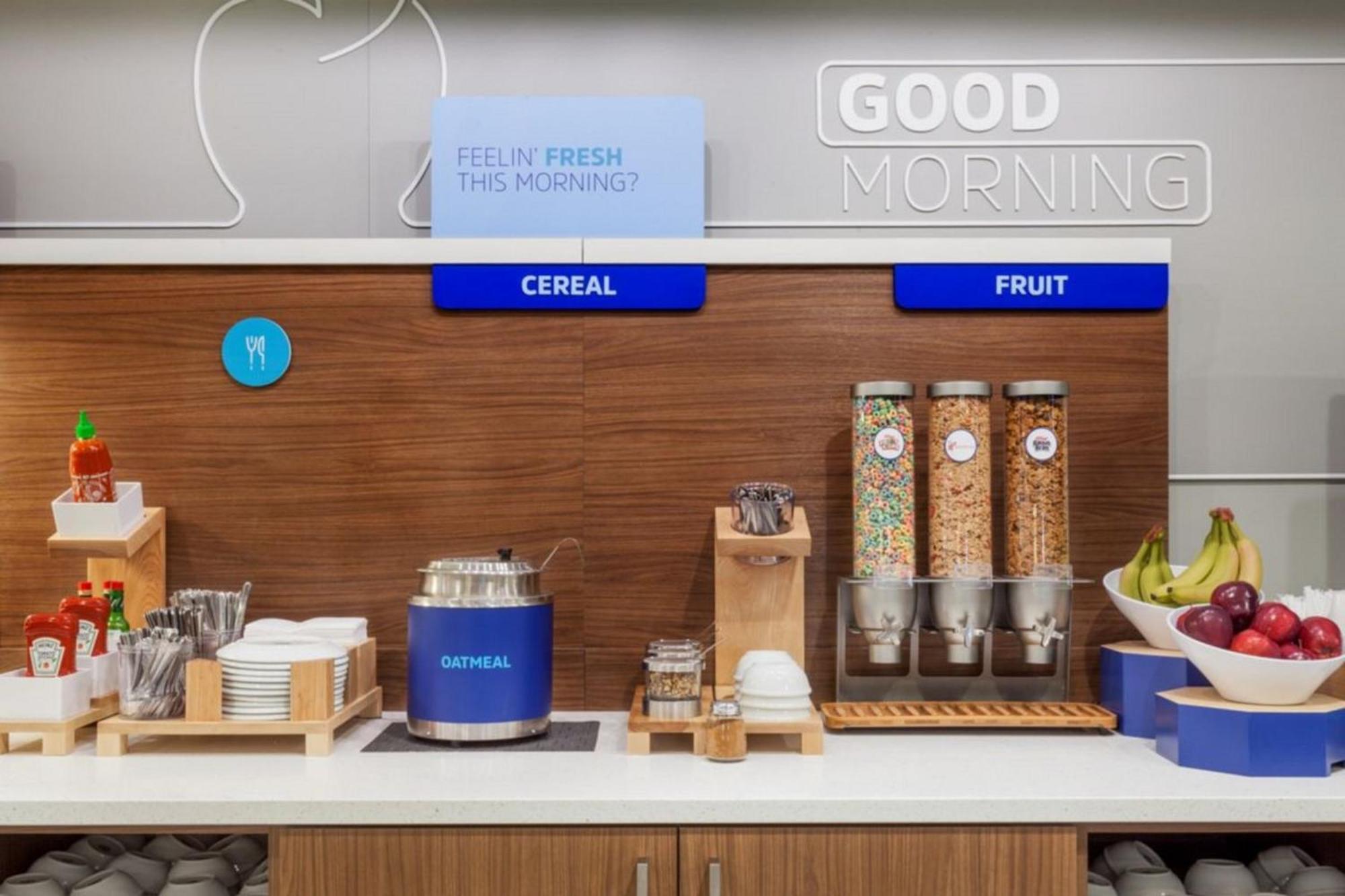 Holiday Inn Express Holly Springs - Raleigh Area By Ihg Eksteriør bilde