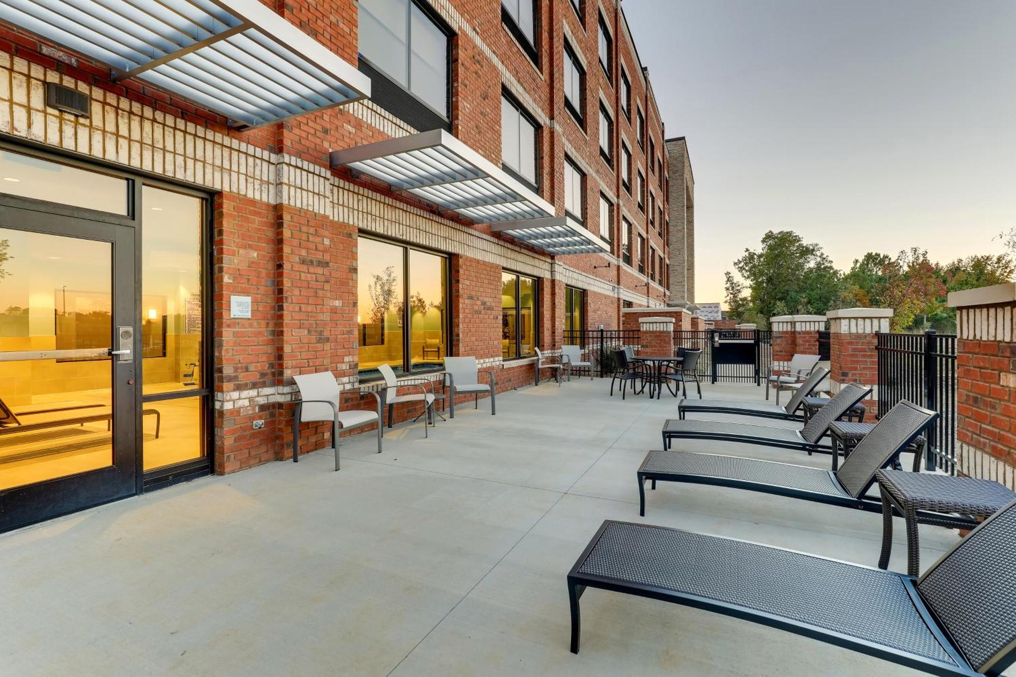Holiday Inn Express Holly Springs - Raleigh Area By Ihg Eksteriør bilde