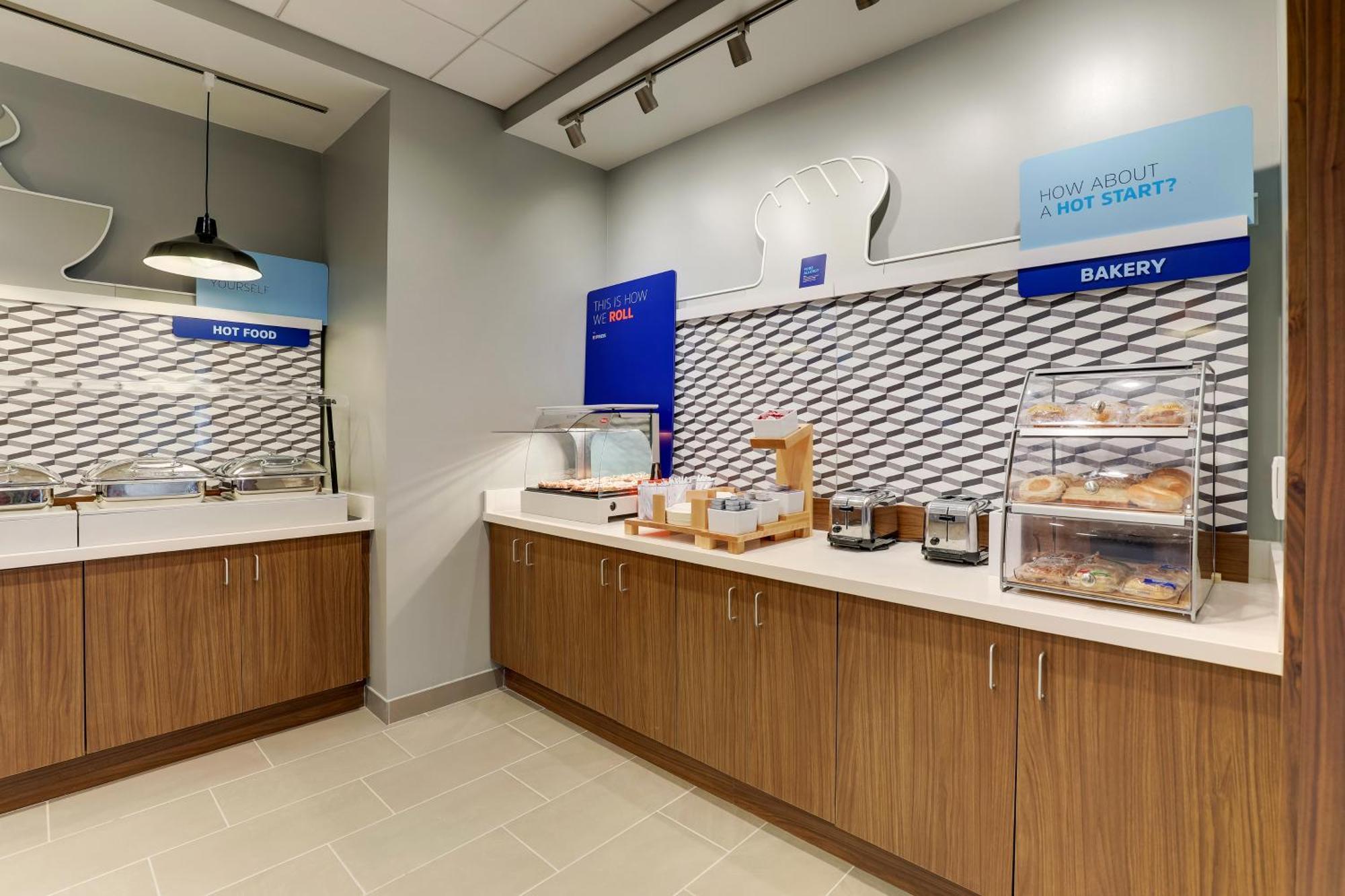 Holiday Inn Express Holly Springs - Raleigh Area By Ihg Eksteriør bilde