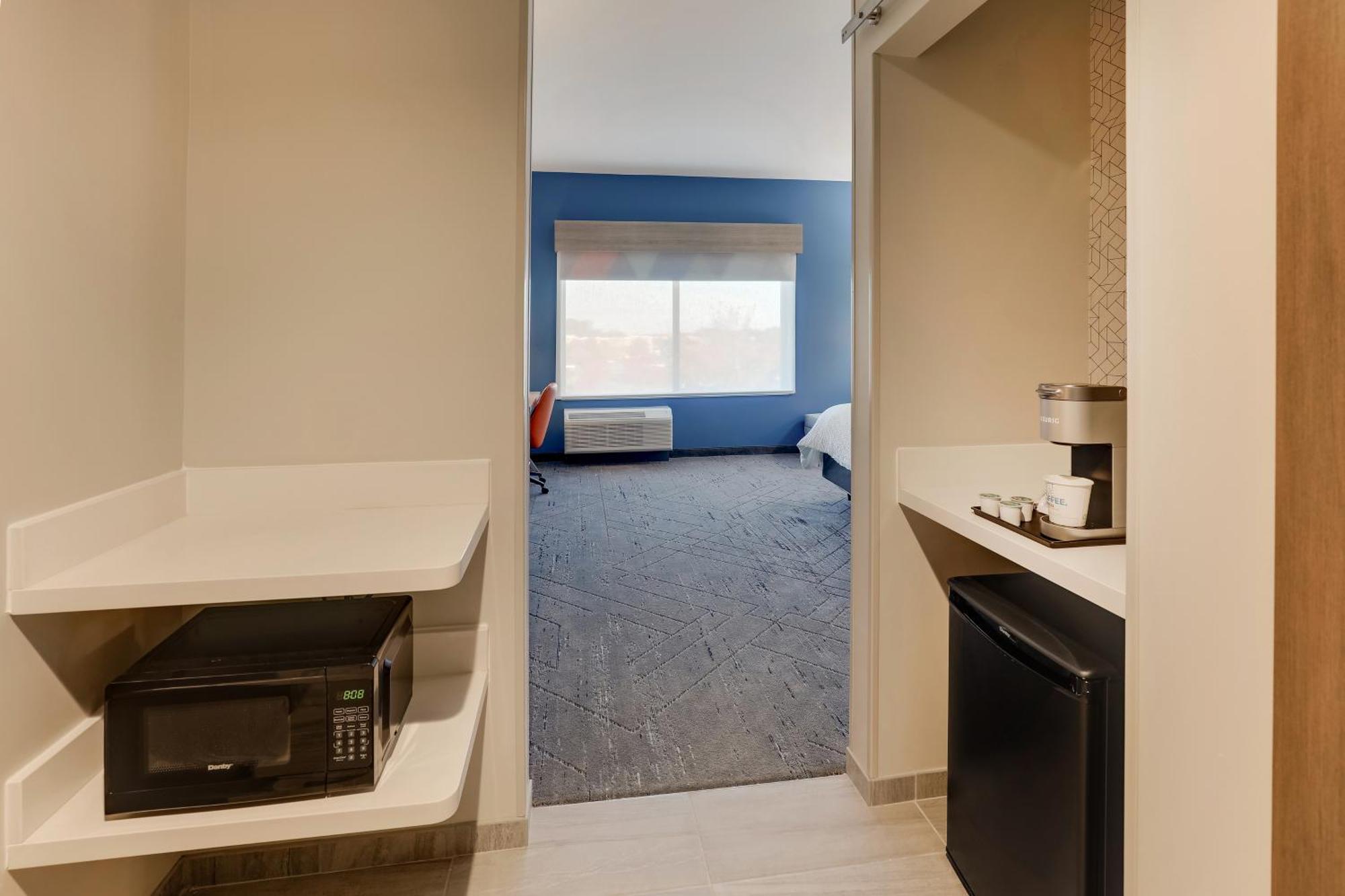 Holiday Inn Express Holly Springs - Raleigh Area By Ihg Eksteriør bilde